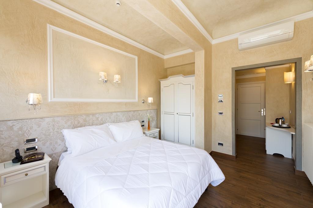 โฮเต็ล แคลิฟอร์เนีย Hotel ฟลอเรนซ์ ภายนอก รูปภาพ